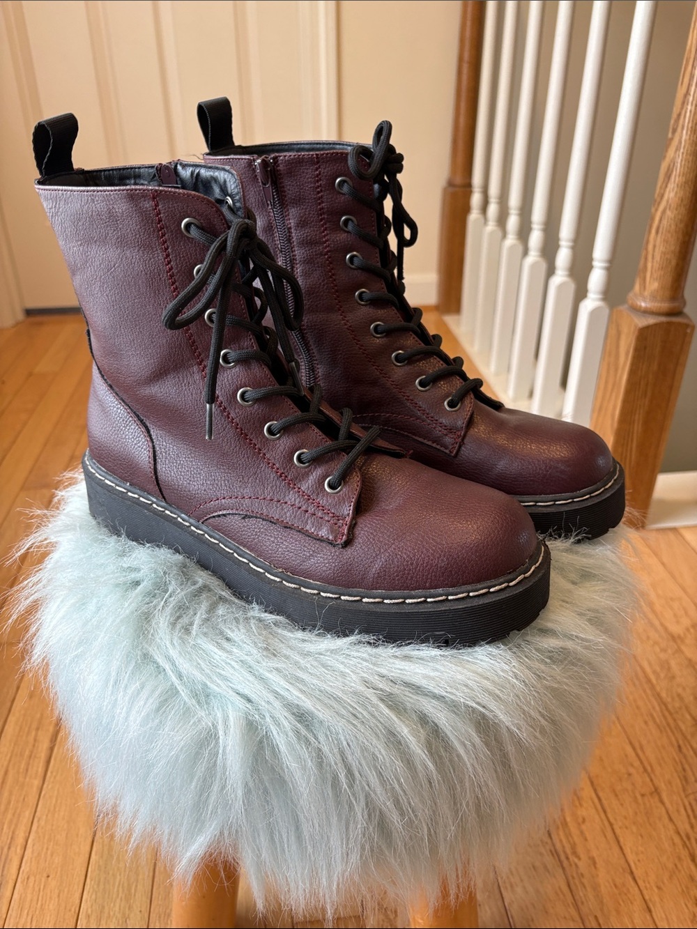 Sincerly Jules Women's Lace-Up Platform Boots in Burgundy